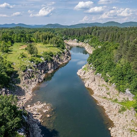 River House Moon Gospic Bagian luar foto