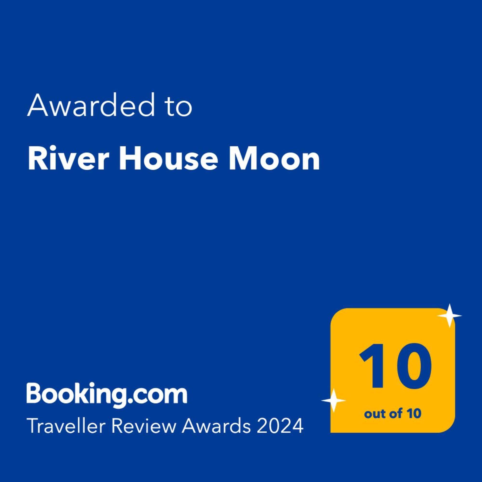 River House Moon Gospic Bagian luar foto