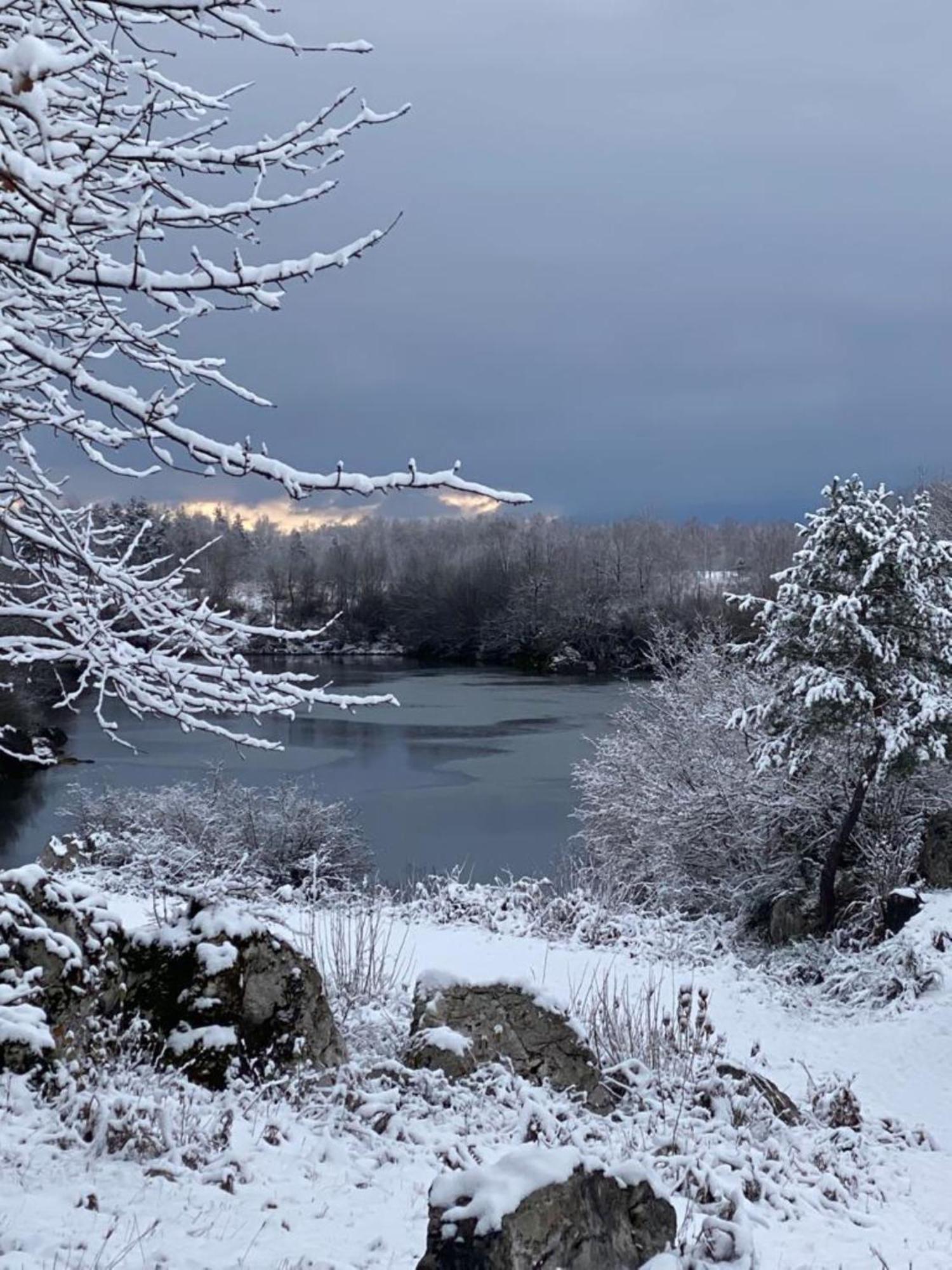 River House Moon Gospic Bagian luar foto